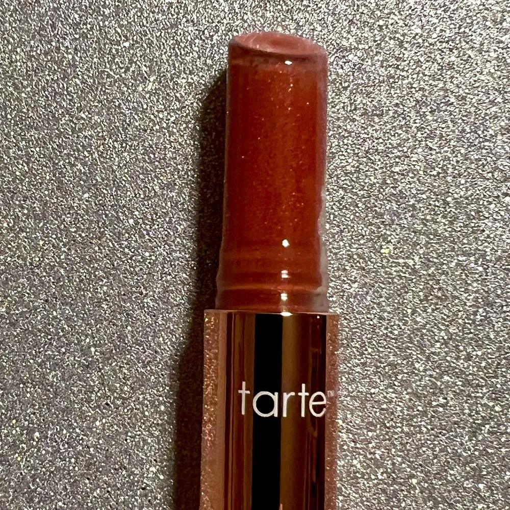 TARTE. Maracuja Juicy Rich Pink Amethyst Shimmer Glass Lip Plump